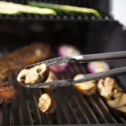 Broil King Baron 16-Inch Stainless Steel Precision Locking Tong Tool -BBQGrills Shop 64036 Baron Tong 12in Lifestyle 04