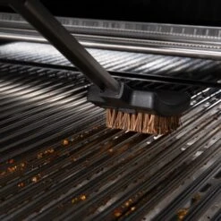 Broil King Baron Palmyra Wood Grill Brush Tool With Replacement Head -BBQGrills Shop Broil King Baron Palmyra Wood Grill Brush Tool with Replacement Head 64038 2 LOW