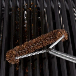 Broil King Tri-Head Twisted Pamlyra Grill Brush Tool -BBQGrills Shop Broil King Tri Head Twisted Pamlyra Grill Brush Tool BK 65648 Tri Head Palmyra Brush Life 05