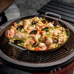 Kamado Joe Karbon Steel Non-Stick Pre-Seasoned Paella Pan -BBQGrills Shop KJ15124722 06 FoodAngled