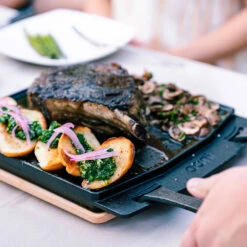 Ooni Dual-Sided Grizzler Plate 11 Ooni Dual-Sided Grizzler Plate -BBQGrills Shop Ooni Dual Sided Grizzler Plate UU P0A000 Lifestyle