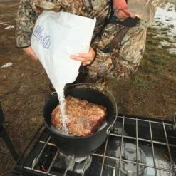 Camp Chef 14-Inch Pre-Seasoned Cast Iron Deluxe Dutch Oven - 12 Quart -BBQGrills Shop do14 2 1